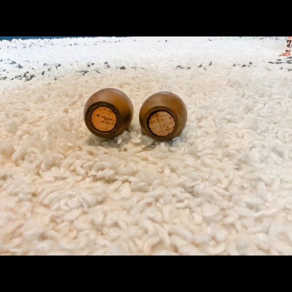 Vintage Wooden Walnut Salt and Pepper Shakers - Picture 4 of 6